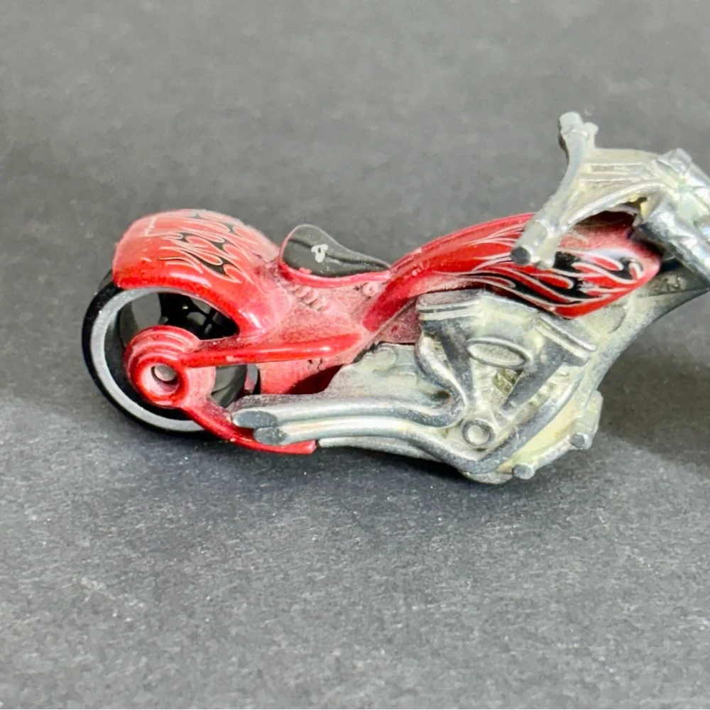 Hot Wheels 2009 OCC Splitback Motorcycle RED Model #9 Snowflake Card 1:64 Scale‎